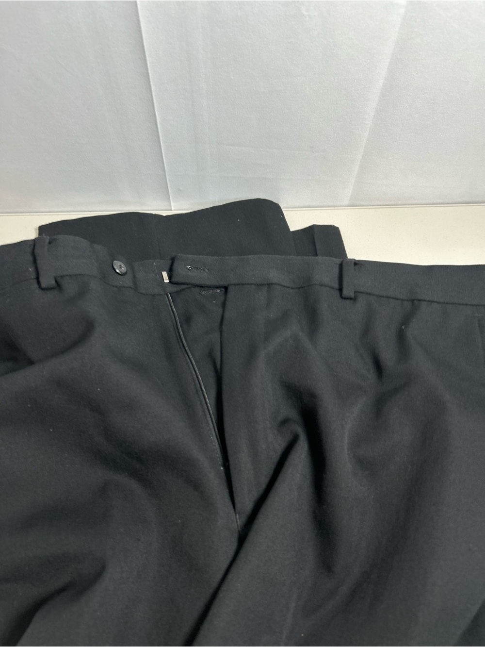 Men's Black Dress Pants - Classic Straight Fit 40X32 - Picture 10 of 16